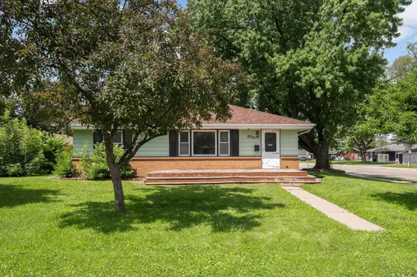 8200 16th AVE S, Bloomington, MN 55425