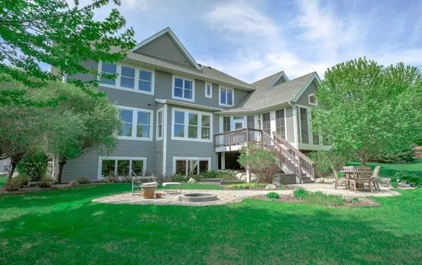 587 Lake Ridge DR, Shoreview, MN 55126