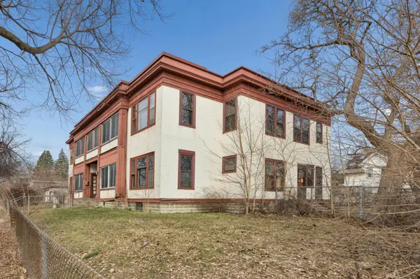 900 16th AVE N, Minneapolis, MN 55411