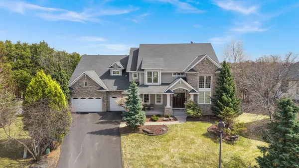2020 Edgewood CT, Chanhassen, MN 55317