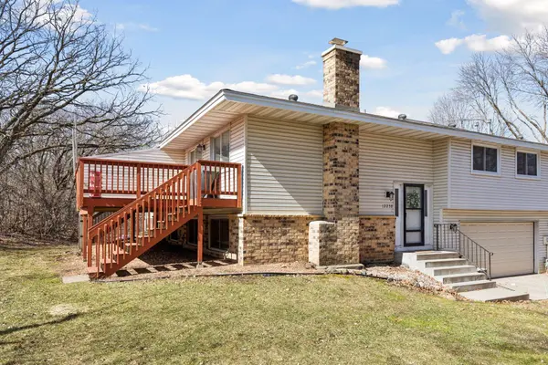 12238 Oak Leaf CIR, Burnsville, MN 55337