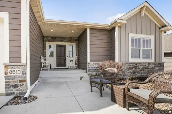 8610 Bluestem DR, Victoria, MN 55386