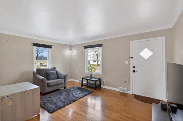 1736 Montana AVE E, Saint Paul, MN 55106