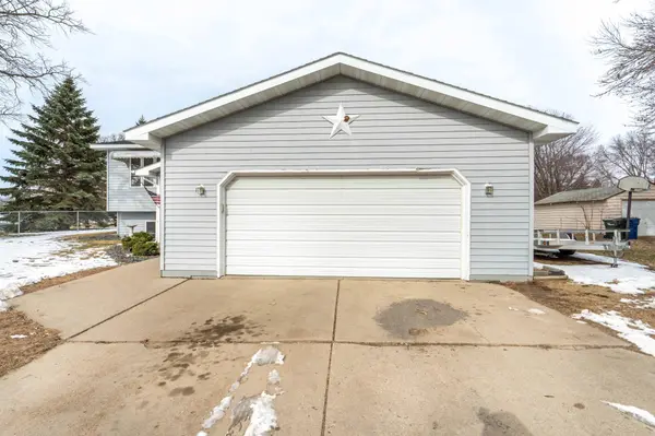 517 Springen AVE, Fergus Falls, MN 56537