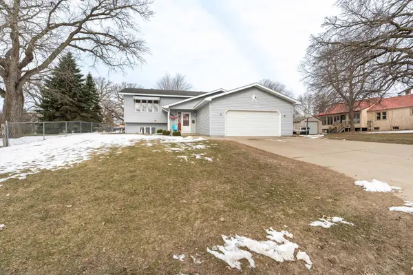 517 Springen AVE, Fergus Falls, MN 56537