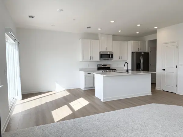 10529 Harbor LN N, Maple Grove, MN 55369
