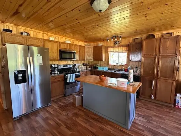 1383 Kelly TRL, Isabella, MN 55607