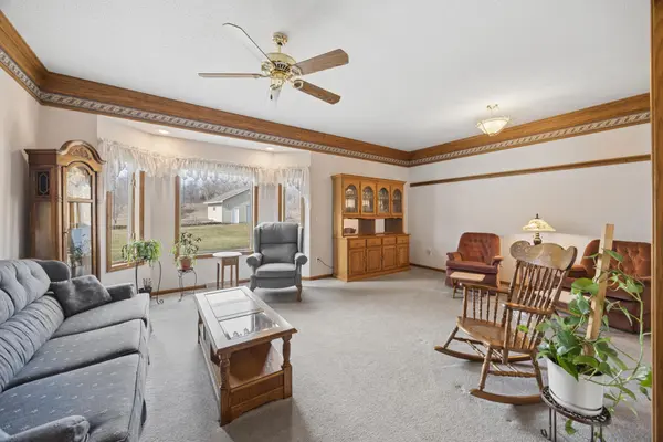 4465 Farmdale CIR, Saint Augusta, MN 56301