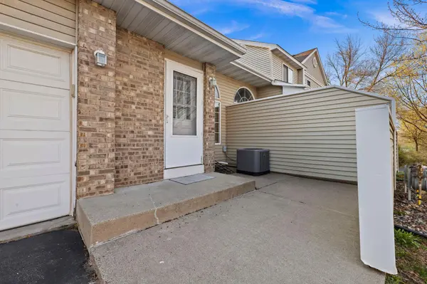 1102 Black Oak DR, New Brighton, MN 55112