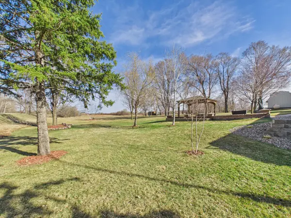 304 12th AVE SE, Melrose, MN 56352