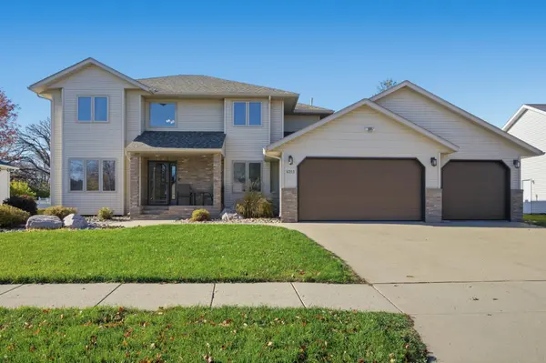 4213 S Rivershore DR, Moorhead, MN 56560