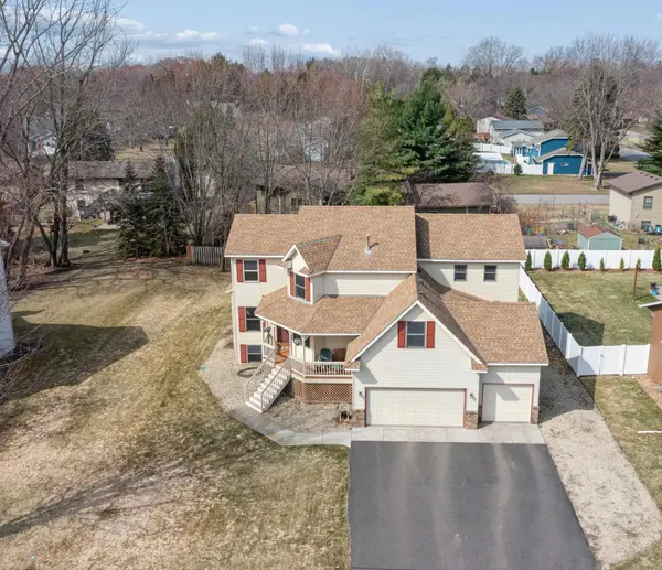 5335 Barry LN, White Bear Lake, MN 55110
