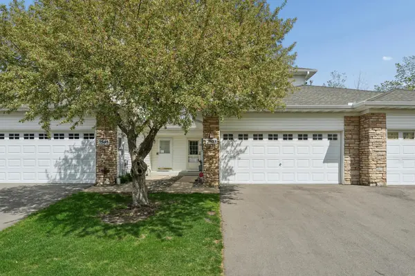 7503 5th ST N, Oakdale, MN 55128