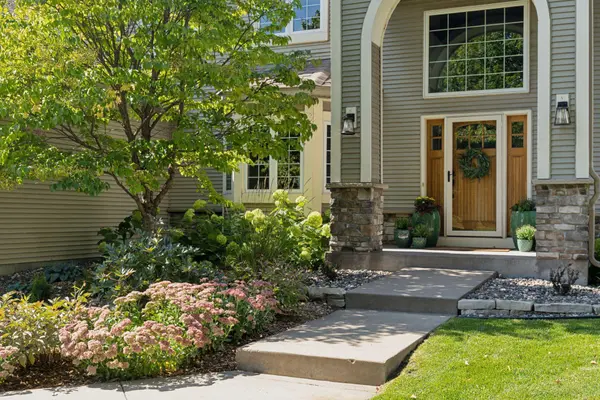 3975 Zanzibar LN N, Plymouth, MN 55446