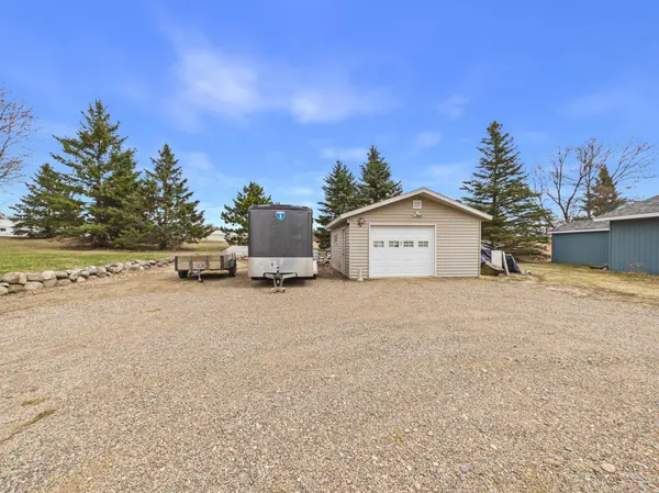 18291 Emerson TRL, Burtrum, MN 56318