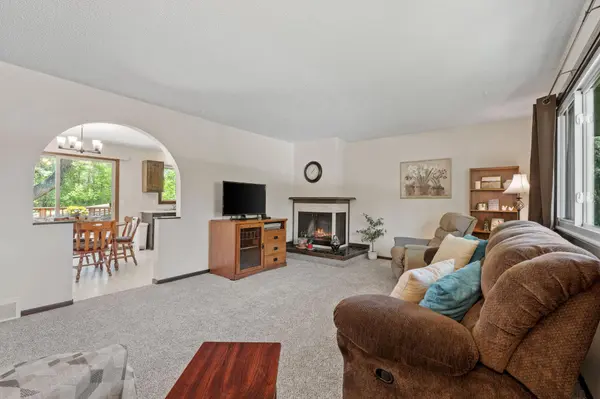 6605 Chesshire LN N, Maple Grove, MN 55311