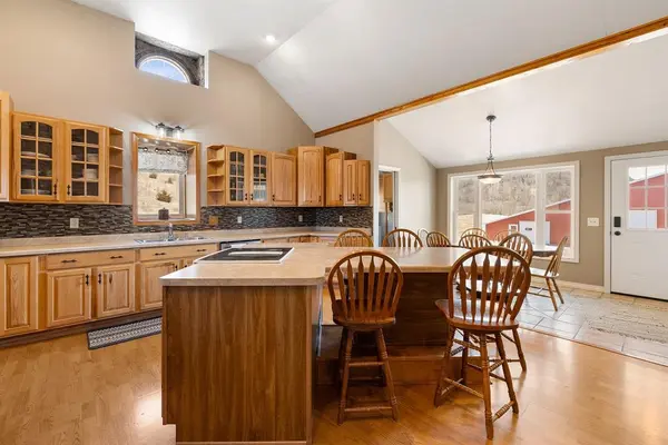 S2901 Semling LN, Fountain City, WI 54629