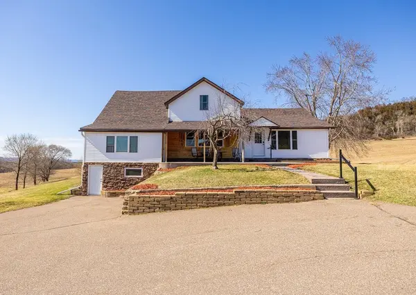 S2901 Semling LN, Fountain City, WI 54629