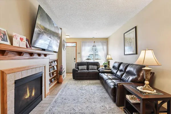 1948 Shamrock PL, Chaska, MN 55318