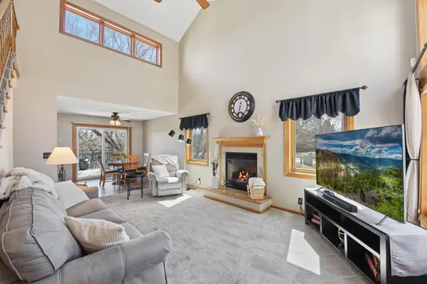 4023 Hadley AVE N, Oakdale, MN 55128