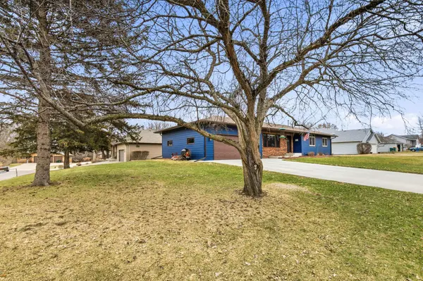 2 6th AVE S, Sartell, MN 56377