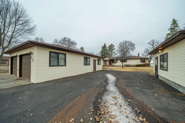 614 S Shore DR, Detroit Lakes, MN 56501