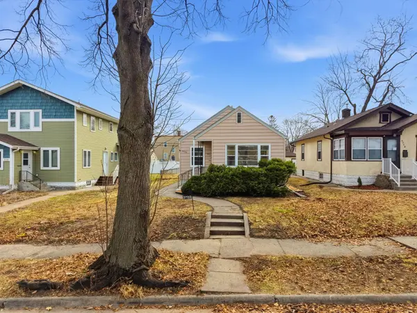 3722 Queen AVE N, Minneapolis, MN 55412