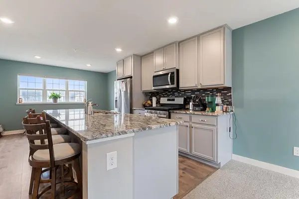5205 Oak Grove Pkwy N, Brooklyn Park, MN 55443