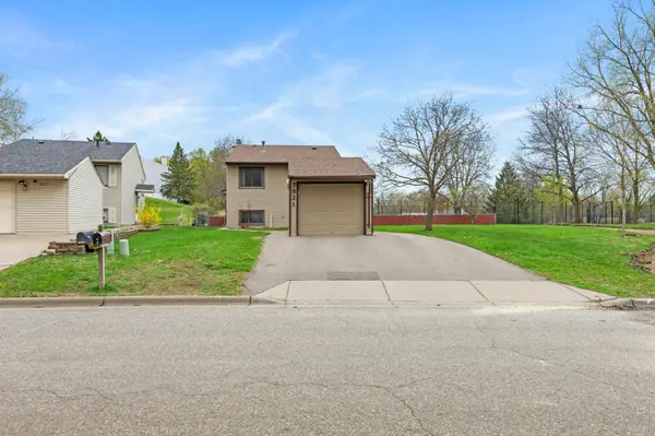 7821 Rimbley RD, Woodbury, MN 55125