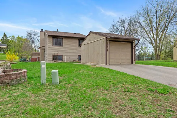 7821 Rimbley RD, Woodbury, MN 55125