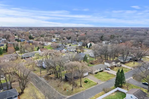 966 Oak Ridge PT NE, Blaine, MN 55434