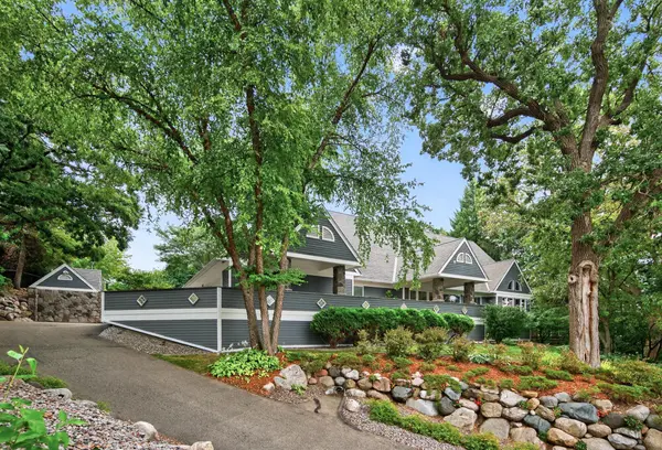 5010 Nob Hill DR, Edina, MN 55439