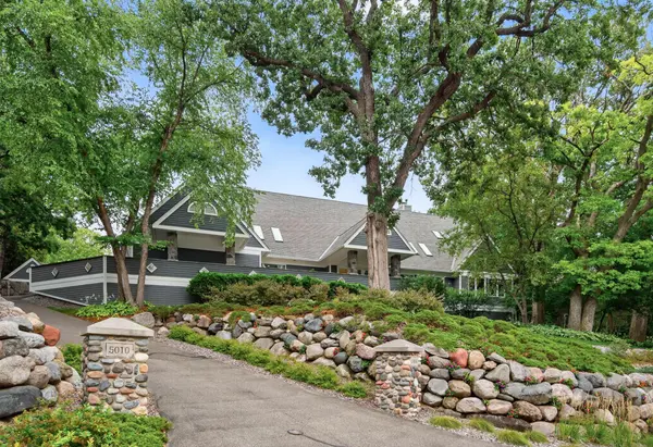5010 Nob Hill DR, Edina, MN 55439