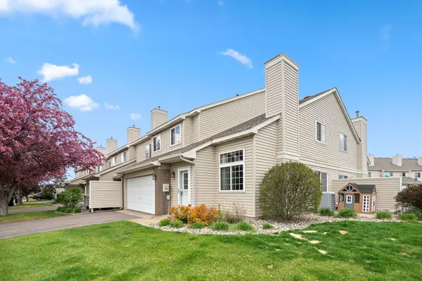 13154 Meadowood Curve NW #6NW, Coon Rapids, MN 55448