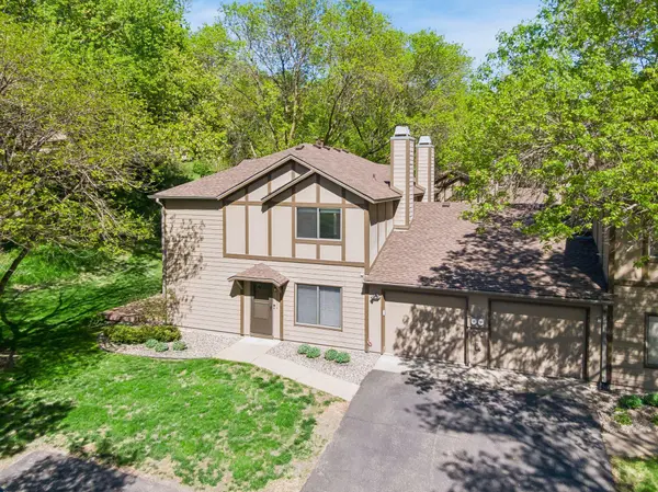 11574 Scotch Pine CT, Eden Prairie, MN 55344