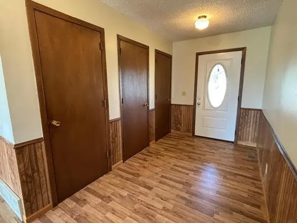 1114 Greenwood ST E, Thief River Falls, MN 56701