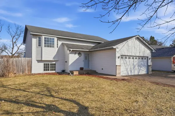 601 Horseshoe LN, Braham, MN 55006