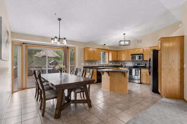 892 Kelly ST, Lino Lakes, MN 55014