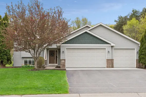 892 Kelly ST, Lino Lakes, MN 55014