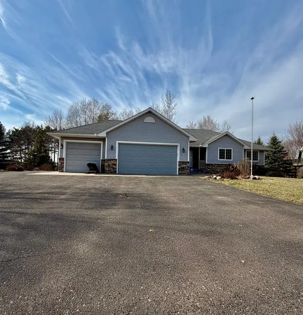 38634 Henna CIR, North Branch, MN 55056
