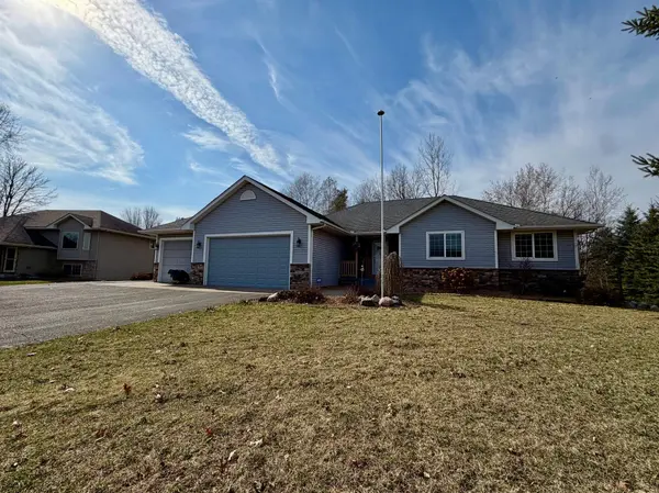 38634 Henna CIR, North Branch, MN 55056