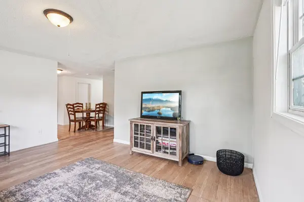 1524 Arlington AVE E, Saint Paul, MN 55106