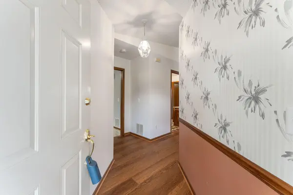 2136 49th WAY E, Inver Grove Heights, MN 55077