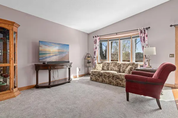5712 Royal Oaks DR, Shoreview, MN 55126