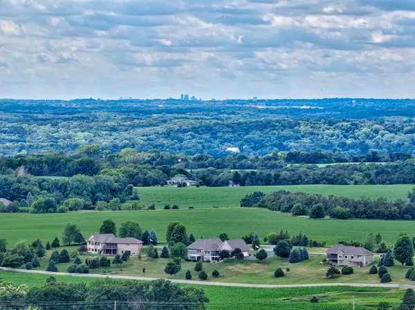 416 Eagle Bluff DR, Hudson, WI 54016
