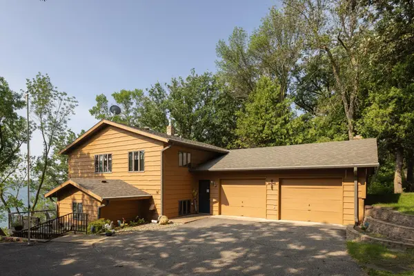 38276 N Eagle Lake RD, Battle Lake, MN 56515