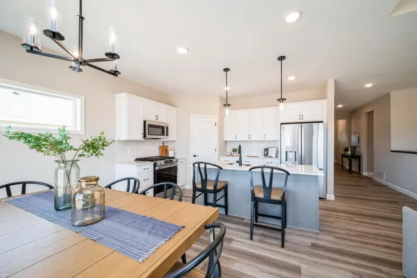 8660 Edmonson WAY NE, Monticello, MN 55362