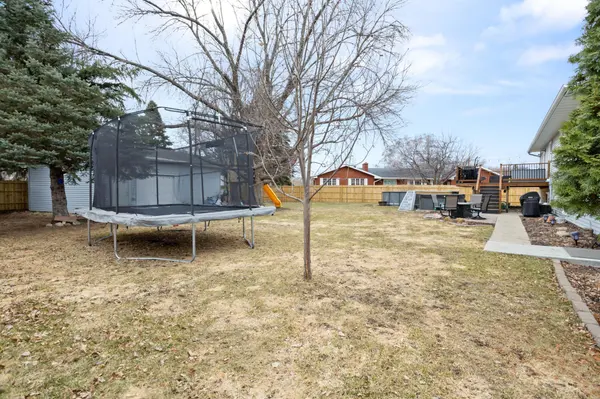 3714 12th ST S, Fargo, ND 58104