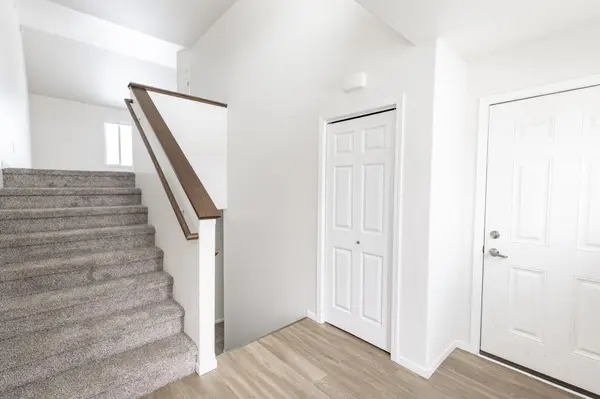 1420 Goldenwood DR, West Fargo, ND 58078