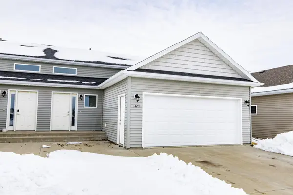 1420 Goldenwood DR, West Fargo, ND 58078